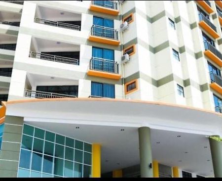 Marina Height Seaview Resort, Teluk Batik, Lumut Kampong Tebing Rabak Exterior photo